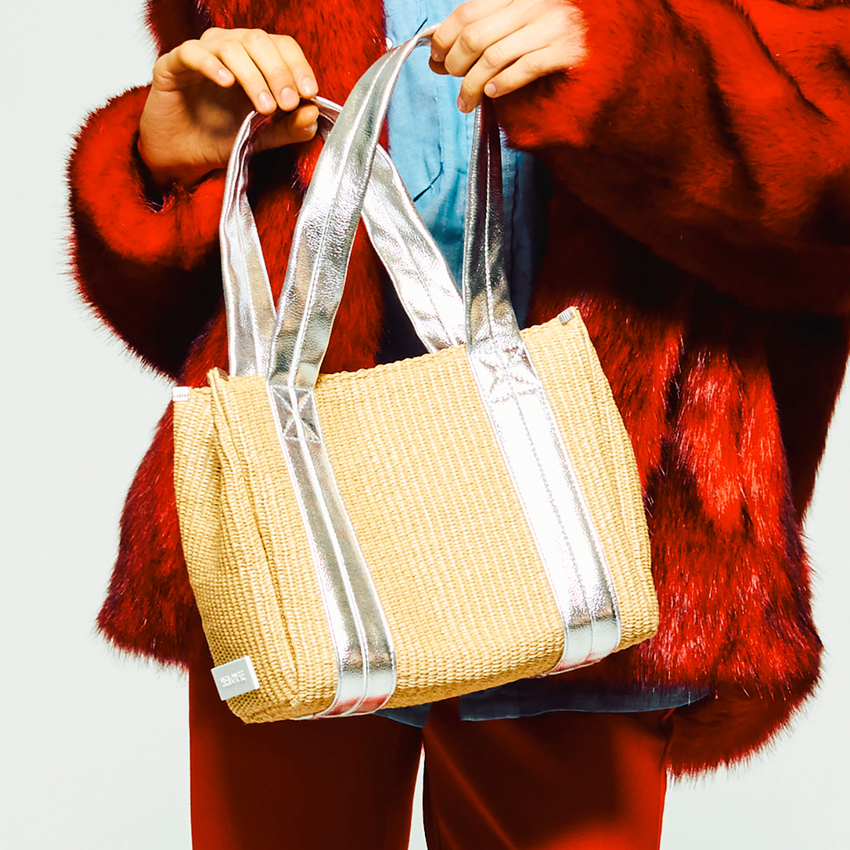 boxy tote raffia