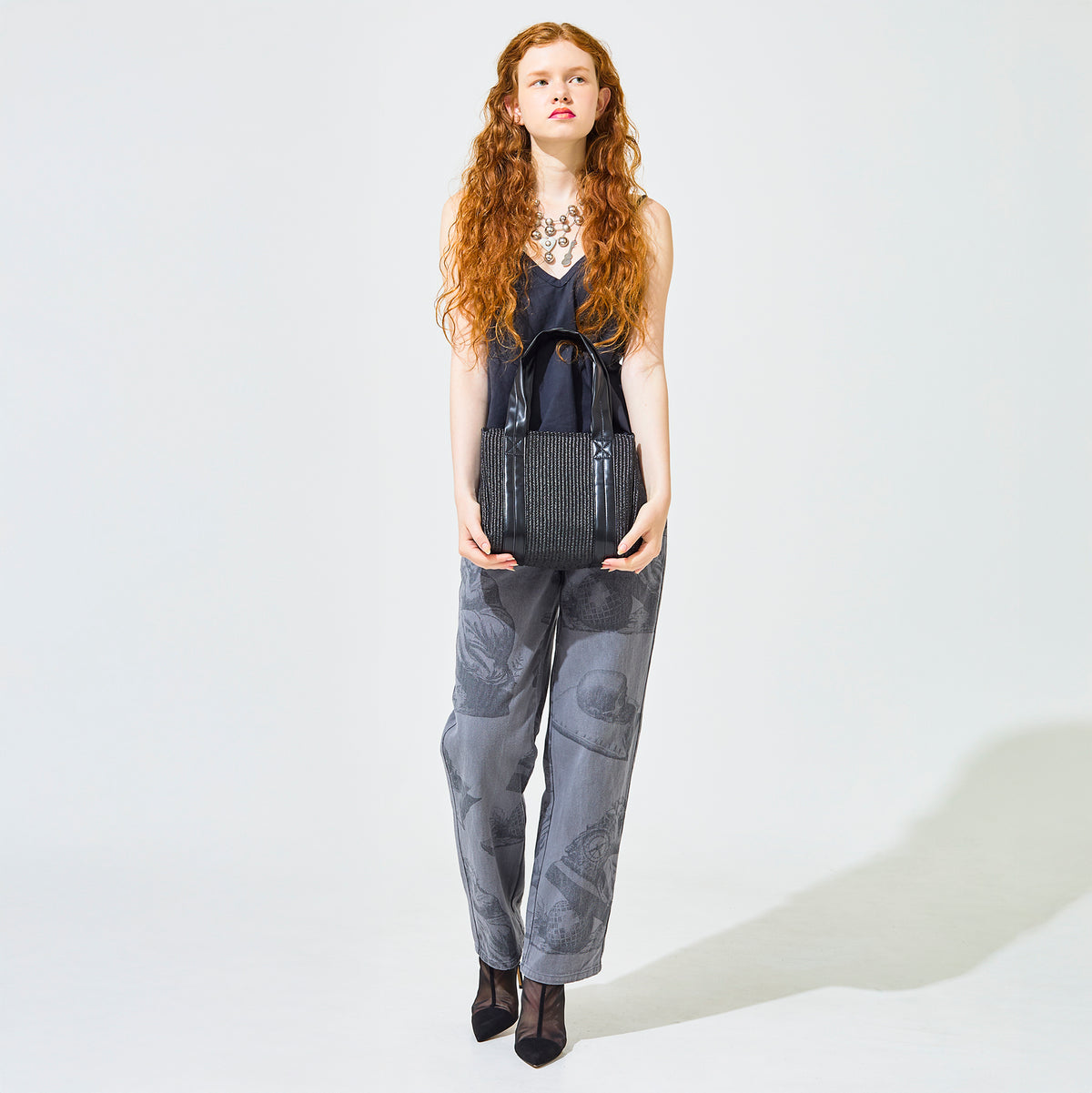 boxy tote raffia